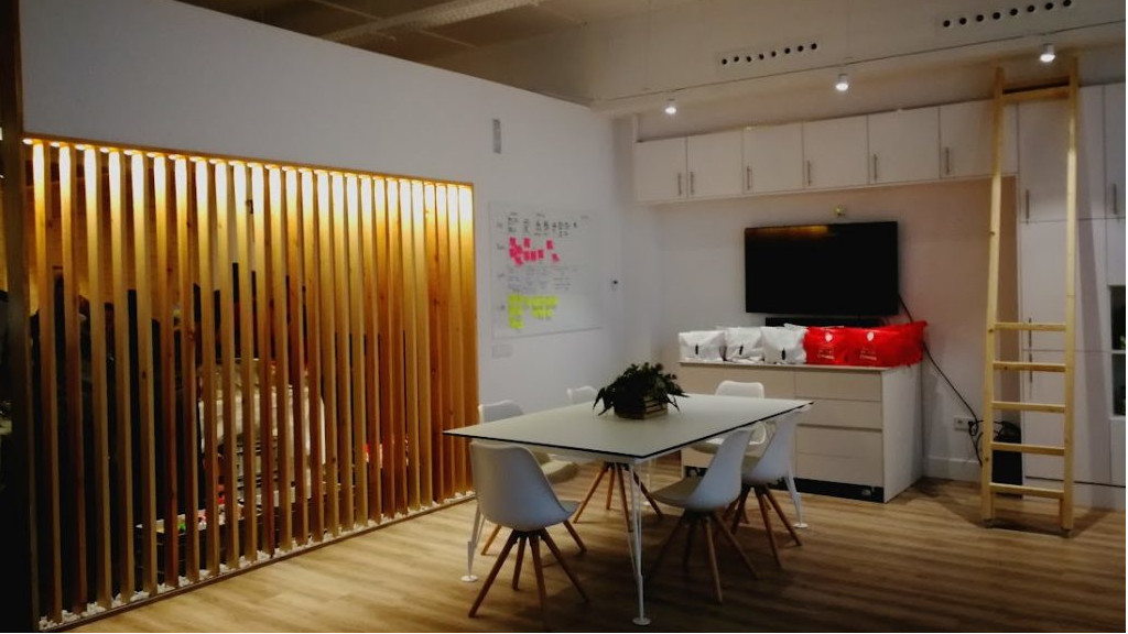 Alistonados, panelados y techos de madera instalados por IRISAL en Tarragona