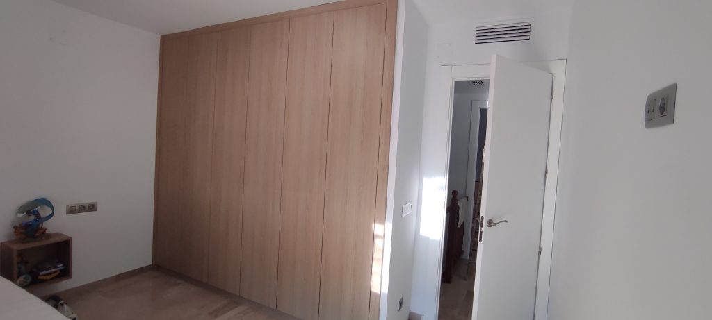 Treball de armaris a mida realitzat per IRISAL a Tarragona